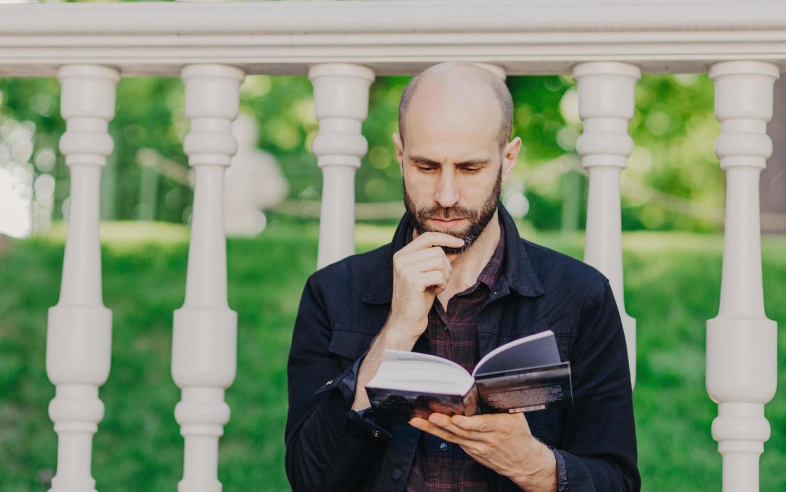 Professional consultation session focusing on market analysis and client education